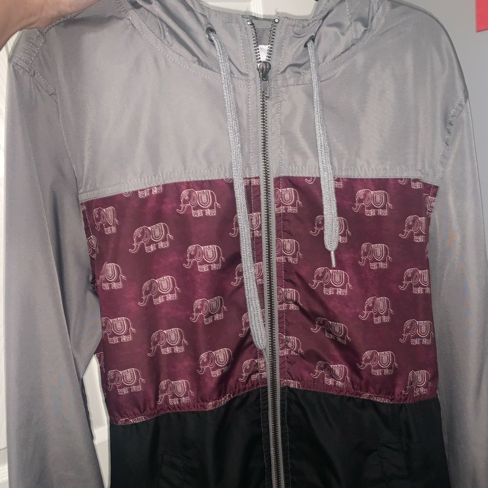 Zumiez Windbreaker size L